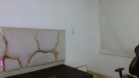 katalina_tay1 online show from April 2026 07:18:02 PM