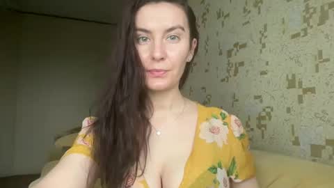 Snapshot of katalinaqe chatting on February 2026 09:06:01 AM KatalinaQE online show from February 2026 09:06:01 AM