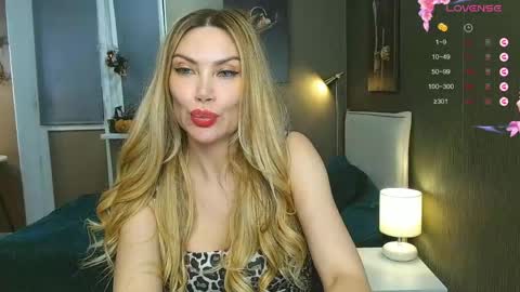 Therapist online show from April 2026 06:10:01 PM