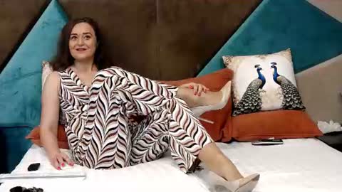 KateQueenston --  online show from July 2026 10:30:01 AM