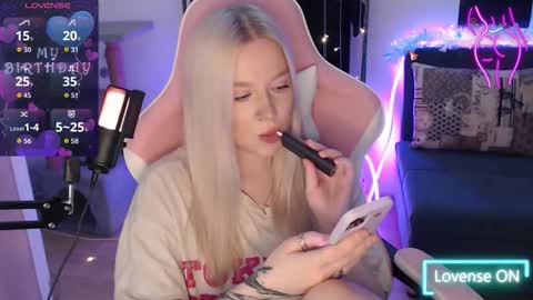 Lisa online show from December 2025 03:01:02 AM