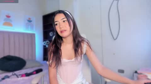 Snapshot of kathe_littlee chatting on April 2026 04:33:02 PM kathe_littlee online show from April 2026 04:33:02 PM