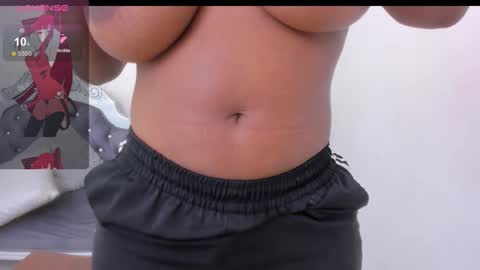 Snapshot of katherin_cruzz chatting on November 2025 06:40:01 PM katherin online show from November 2025 06:40:01 PM