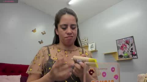 Paola online show from October 2025 12:49:02 PM