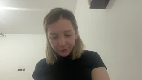 Snapshot of kathrinekiening chatting on June 2026 01:28:02 AM Jessie online show from June 2026 01:28:02 AM