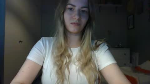 Snapshot of kathysky40 chatting on November 2025 09:59:02 AM KATHY online show from November 2025 09:59:02 AM