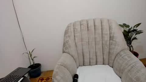 Snapshot of katia_12_ chatting on December 2024 01:11:02 AM katia_12_ online show from December 2024 01:11:02 AM