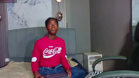 Katia online show from November 2025 11:45:01 AM