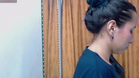 Katia Cuper  online show from February 2025 12:33:01 PM