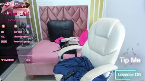 Katia online show from September 2025 10:24:02 PM