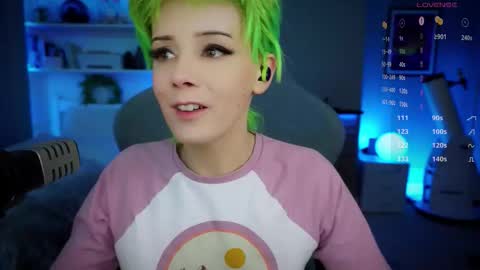 Snapshot of katie_cutie_ts chatting on September 2025 07:30:02 PM Katie online show from September 2025 07:30:02 PM