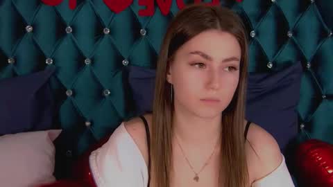 Snapshot of katiereeves chatting on February 2026 05:18:02 PM katiereeves online show from February 2026 05:18:02 PM