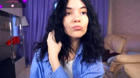 Snapshot of katievillard chatting on November 2025 07:52:01 AM Crystal really Kristel online show from November 2025 07:52:01 AM