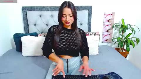 Snapshot of katikloving chatting on September 2025 12:12:01 AM Follow Instagram katikloving online show from September 2025 12:12:01 AM