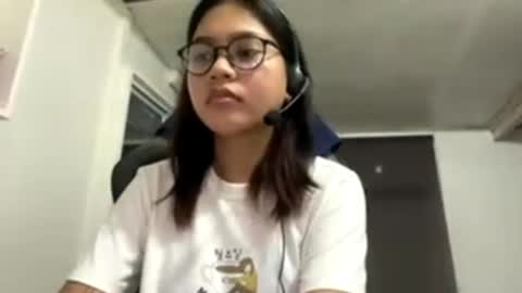 Snapshot of katlynpelyo chatting on June 2026 02:33:01 PM Lily online show from June 2026 02:33:01 PM