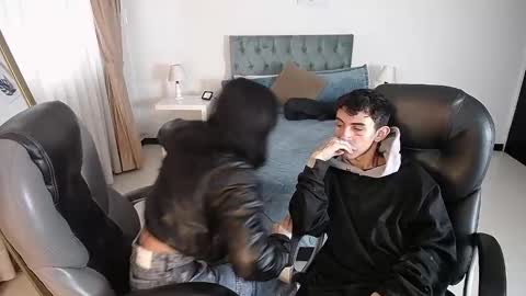 Snapshot of katnia_and_marcuz chatting on March 2025 12:11:02 PM Katnia and Marcuz online show from March 2025 12:11:02 PM