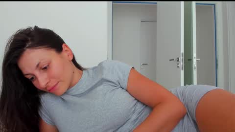 Katrin online show from March 2026 04:13:01 PM