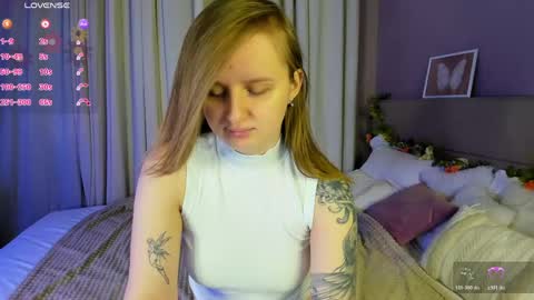 Snapshot of katrina_bail chatting on May 2026 01:14:02 AM Katrina Bail online show from May 2026 01:14:02 AM