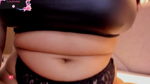 Keyla online show from November 2025 08:41:02 PM