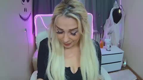 katrinacharm online show from October 2025 12:15:02 PM