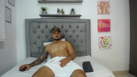 Snapshot of katteysweet chatting on December 2024 04:09:02 AM kattey and handsomen online show from December 2024 04:09:02 AM
