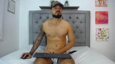 Snapshot of katteysweet chatting on January 2025 03:40:02 AM kattey and handsomen online show from January 2025 03:40:02 AM