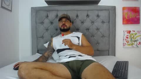 Snapshot of katteysweet chatting on January 2025 03:01:01 AM kattey and handsomen online show from January 2025 03:01:01 AM