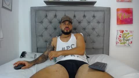 Snapshot of katteysweet chatting on January 2025 05:41:02 AM kattey and handsomen online show from January 2025 05:41:02 AM