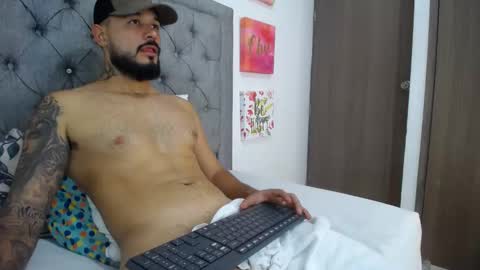 Snapshot of katteysweet chatting on January 2025 04:13:01 AM kattey and handsomen online show from January 2025 04:13:01 AM