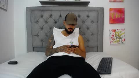 Snapshot of katteysweet chatting on January 2025 02:02:01 AM kattey and handsomen online show from January 2025 02:02:01 AM