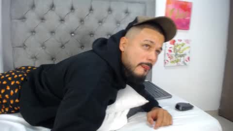 Snapshot of katteysweet chatting on January 2025 05:51:01 AM kattey and handsomen online show from January 2025 05:51:01 AM