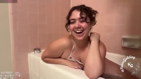 Snapshot of katxxgolding chatting on November 2025 07:08:02 AM Princesse Kat online show from November 2025 07:08:02 AM