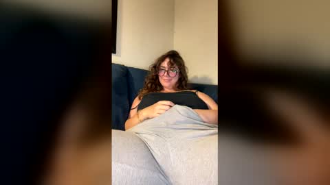 Snapshot of katxxgolding chatting on December 2025 12:40:02 AM Princesse Kat online show from December 2025 12:40:02 AM