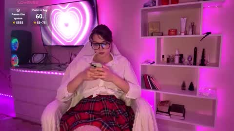 Olivia online show from April 2026 07:40:01 PM