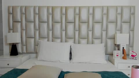 Snapshot of katy_and_paola chatting on February 2025 01:22:01 PM katy blonde girl and paola big boobs online show from February 2025 01:22:01 PM