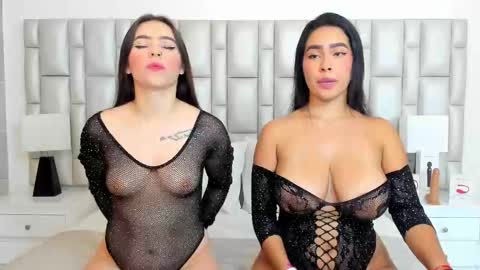 Snapshot of katy_and_paola chatting on February 2025 07:52:02 PM katy blonde girl and paola big boobs online show from February 2025 07:52:02 PM