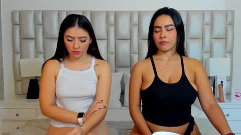 Snapshot of katy_and_paola chatting on March 2025 07:49:02 PM katy blonde girl and paola big boobs online show from March 2025 07:49:02 PM