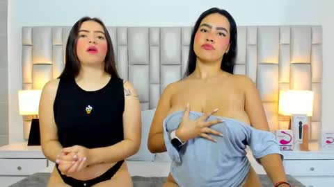 Snapshot of katy_and_paola chatting on September 2025 01:22:01 PM katy blonde girl and paola big boobs online show from September 2025 01:22:01 PM