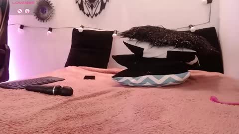 Snapshot of katy_van chatting on January 2025 10:31:02 AM Katy Van online show from January 2025 10:31:02 AM