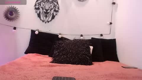 Snapshot of katy_van chatting on February 2025 09:30:01 AM Katy Van online show from February 2025 09:30:01 AM