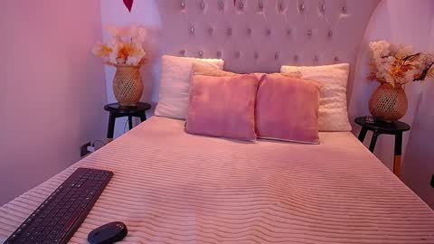 Snapshot of katy_van chatting on February 2025 04:47:01 AM Katy Van online show from February 2025 04:47:01 AM