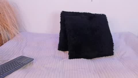 Snapshot of katy_van chatting on February 2025 05:01:01 AM Katy Van online show from February 2025 05:01:01 AM