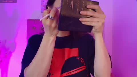 Snapshot of katy_van chatting on September 2025 04:14:02 AM Katy Van online show from September 2025 04:14:02 AM