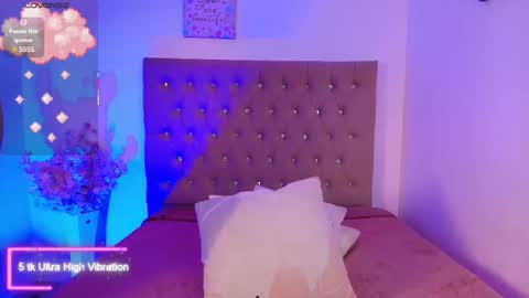 Snapshot of katy_van chatting on September 2025 06:04:02 AM Katy Van online show from September 2025 06:04:02 AM