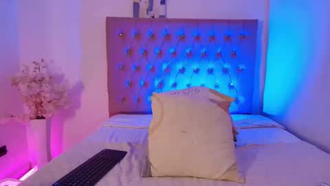 Snapshot of katy_van chatting on September 2025 05:34:01 AM Katy Van online show from September 2025 05:34:01 AM