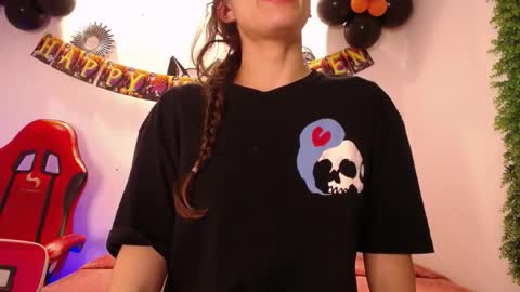 Snapshot of katy_van chatting on October 2025 08:29:02 PM Katy Van online show from October 2025 08:29:02 PM