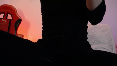 Snapshot of katy_van chatting on November 2025 08:52:01 PM Katy Van online show from November 2025 08:52:01 PM