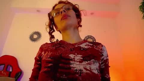 Snapshot of katy_van chatting on November 2025 09:02:01 PM Katy Van online show from November 2025 09:02:01 PM