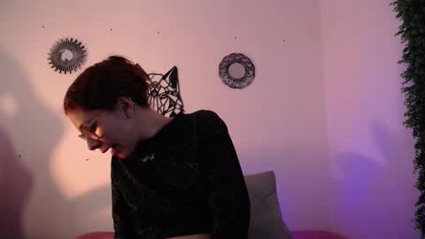 Snapshot of katy_van chatting on December 2025 08:58:01 PM Katy Van online show from December 2025 08:58:01 PM