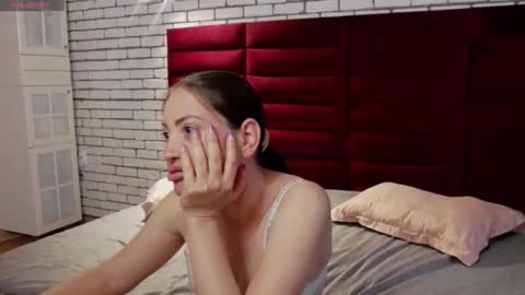 Katyline online show from June 2026 02:33:01 PM